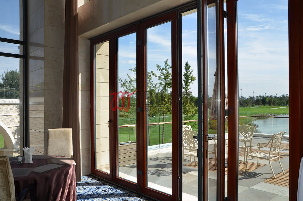 日佳柏莱铝包木门窗：如何延长门窗的使用寿命