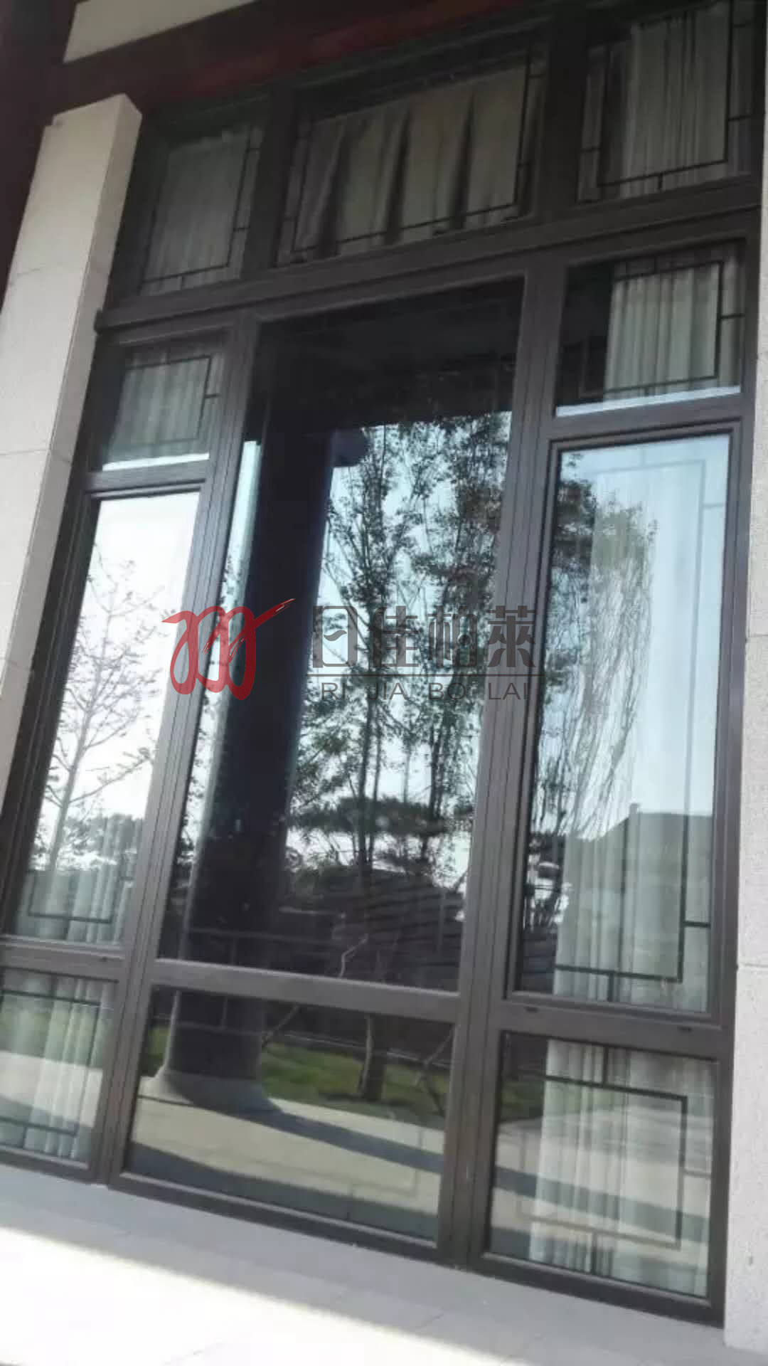 铝包木门窗的造型变化多端