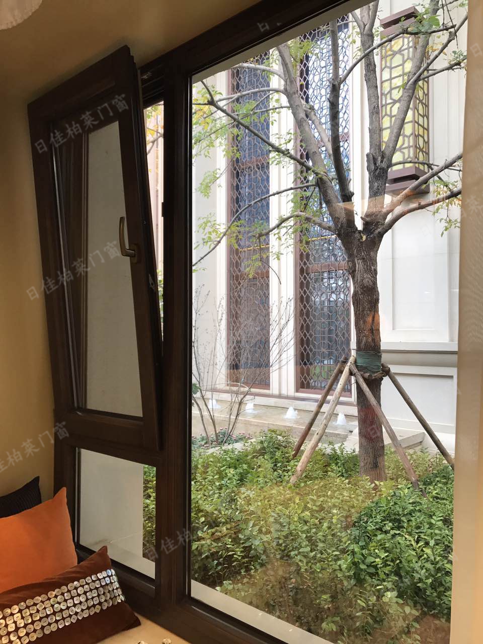 铝包木门窗