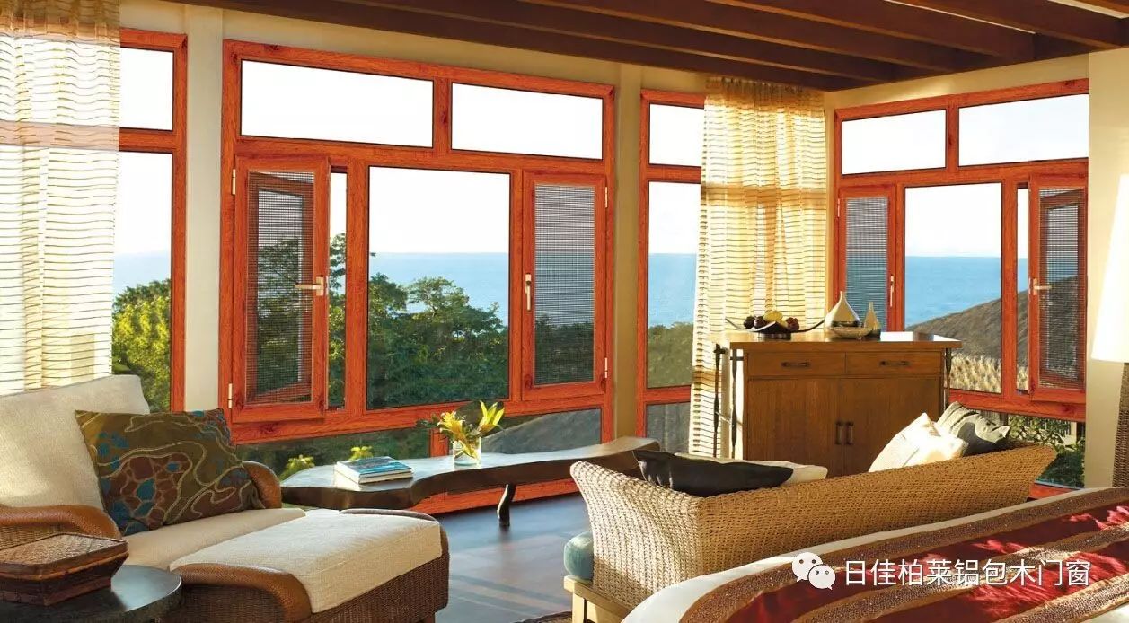 铝包木门窗的优良性能给人们带来了高品质的生活