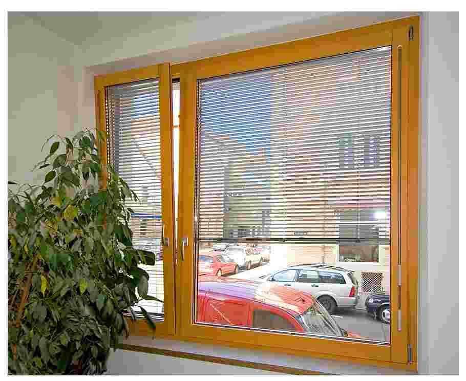 铝包木门窗要注意木材